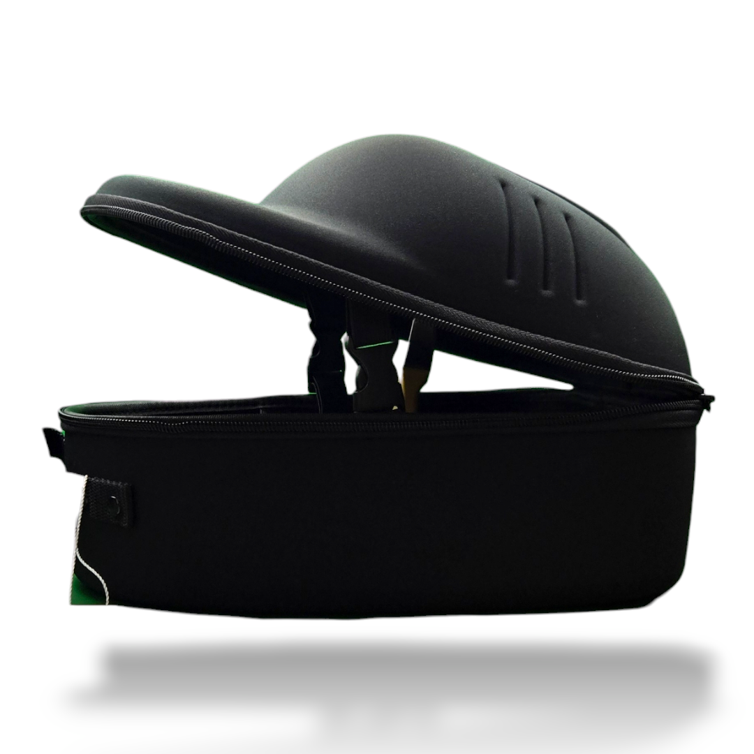 Cap Carrier Bag / Black Juvani